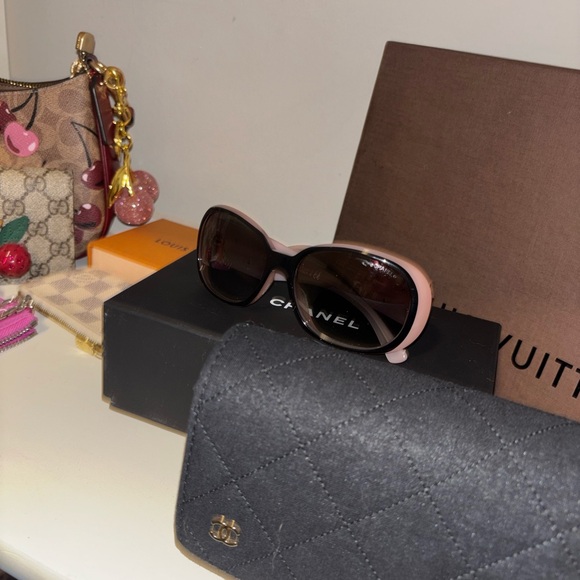 CHANEL Sunglasses with Black Frame and Pink Accents